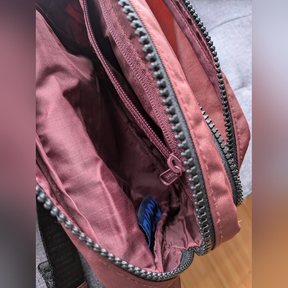 Baggu Mahogony Fanny Pack - Picture 3 of 3